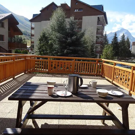 A Deux Pas Des Pistes Et De La Creche, Cosy Avec Terrasse, Parking Et Casier A Ski. - Fr-1-516-66 Apartment